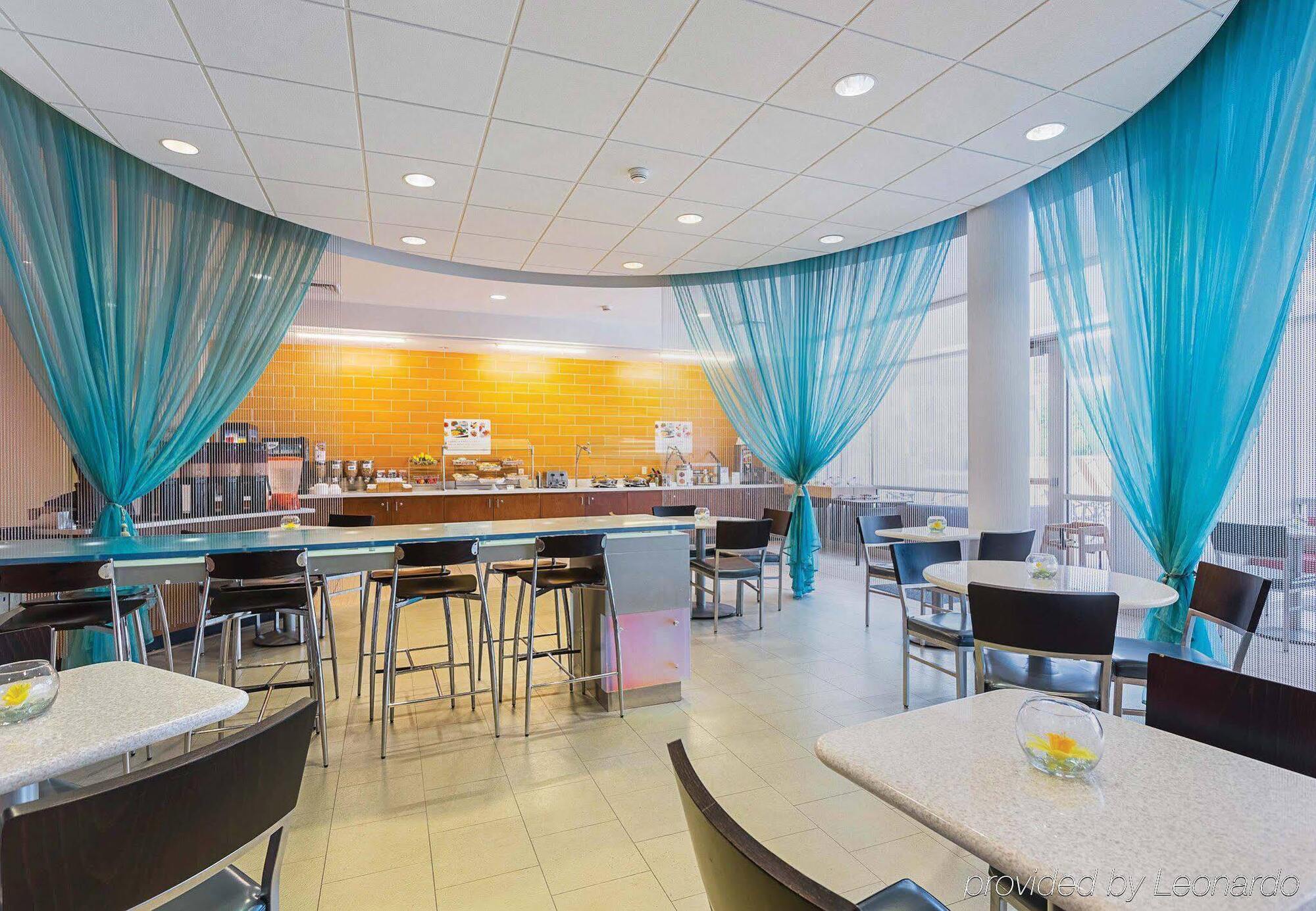 Springhill Suites Tampa North/Tampa Palms Экстерьер фото