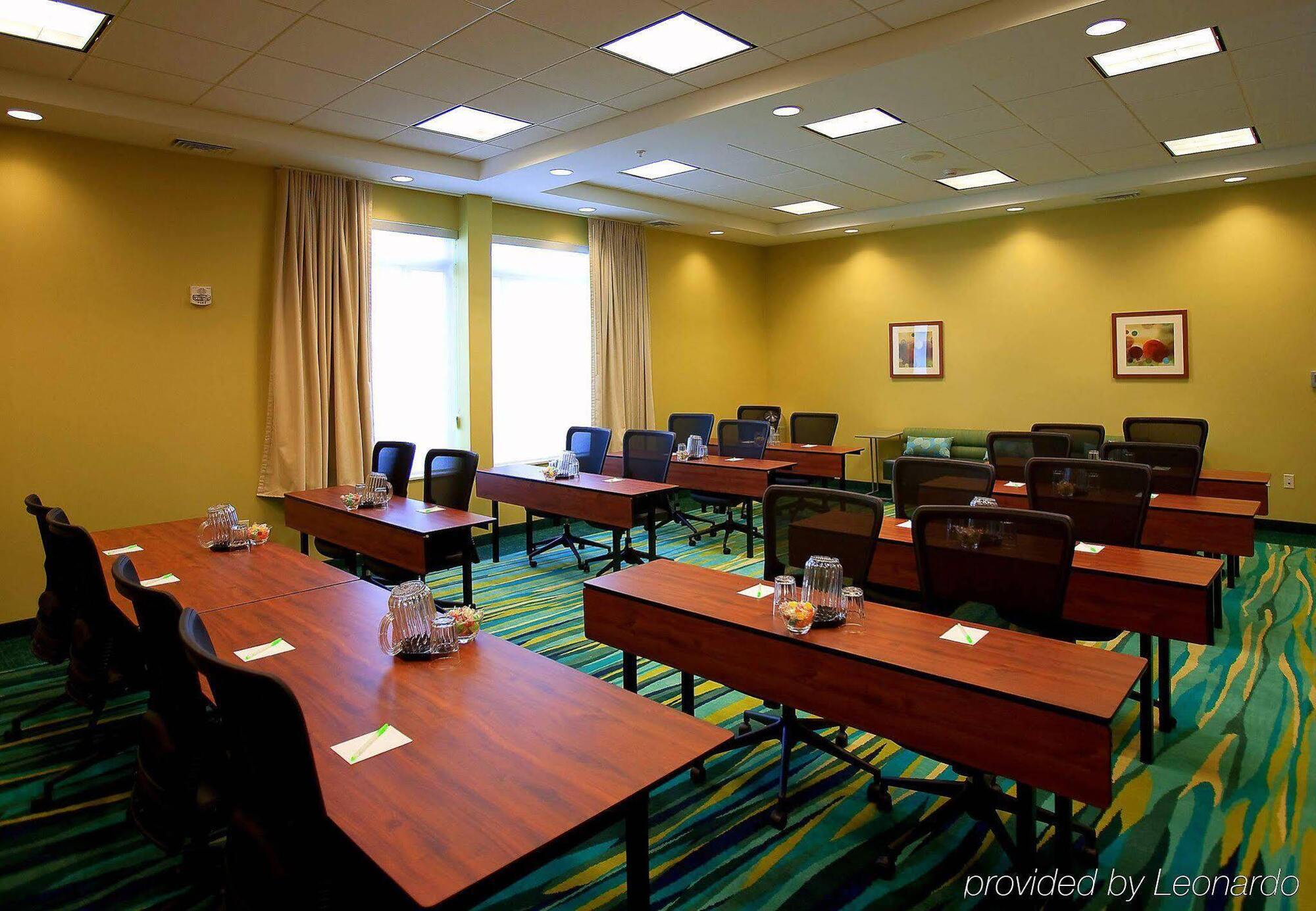 Springhill Suites Tampa North/Tampa Palms Экстерьер фото