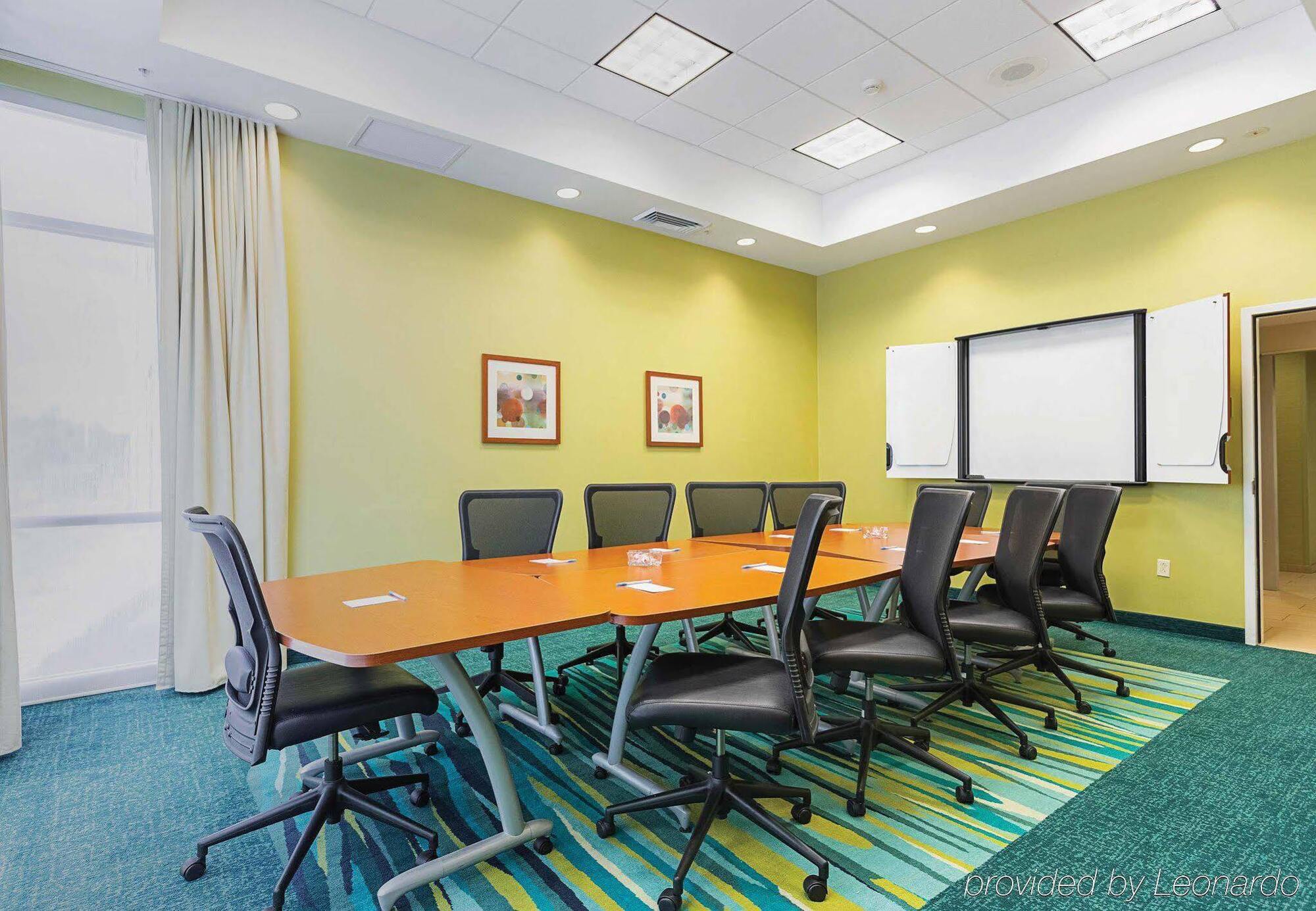 Springhill Suites Tampa North/Tampa Palms Экстерьер фото