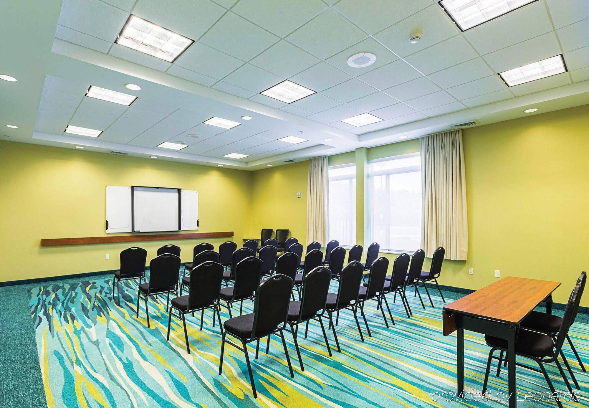 Springhill Suites Tampa North/Tampa Palms Экстерьер фото